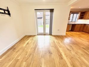 Diner- click for photo gallery